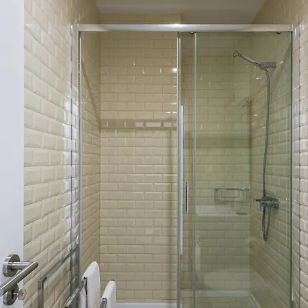 Guestready - The Art Of Music * Porto